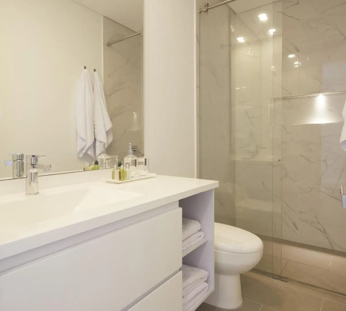 Luxury Living Across From El Virrey Park 301 Apartment Bogota 0*,